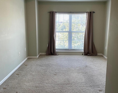 400 E Bay Street - Photo Thumbnail 23
