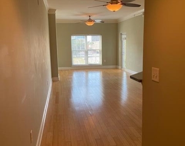 400 E Bay Street - Photo Thumbnail 8