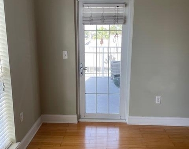 400 E Bay Street - Photo Thumbnail 14