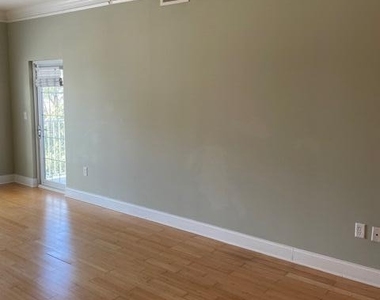 400 E Bay Street - Photo Thumbnail 13