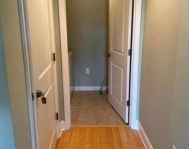 400 E Bay Street - Photo Thumbnail 20