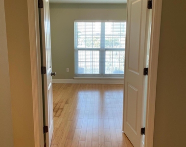 400 E Bay Street - Photo Thumbnail 17