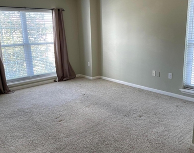 400 E Bay Street - Photo Thumbnail 22