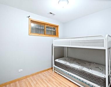 5848 S Prairie Avenue - Photo Thumbnail 9