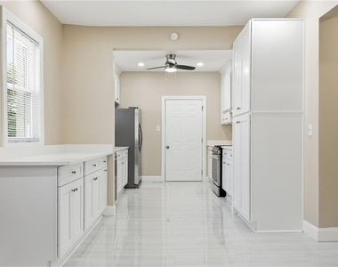 395 8th Street Ne - Photo Thumbnail 3
