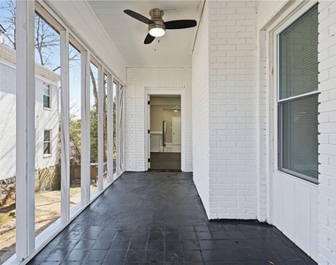 395 8th Street Ne - Photo Thumbnail 1