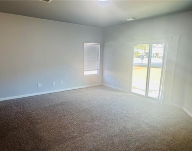 6078 Oak Bend Court - Photo Thumbnail 9