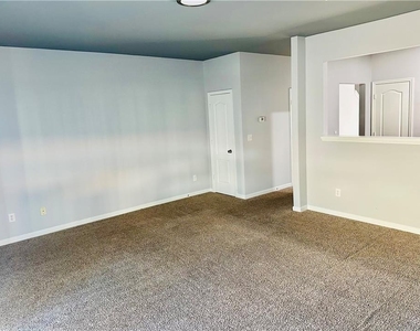 6078 Oak Bend Court - Photo Thumbnail 7