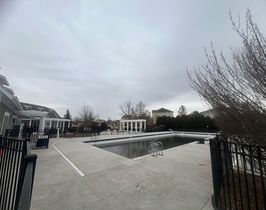285 Lakeshore Drive - Photo Thumbnail 30
