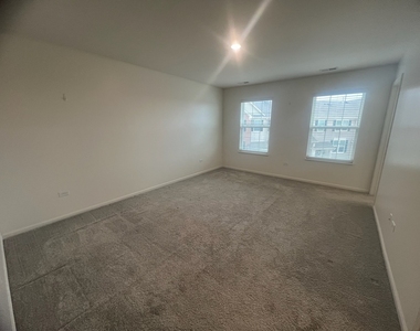 285 Lakeshore Drive - Photo Thumbnail 15