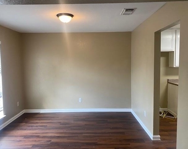 5906 Drenner Park Lane - Photo Thumbnail 2