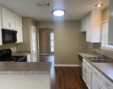 5906 Drenner Park Lane - Photo Thumbnail 7