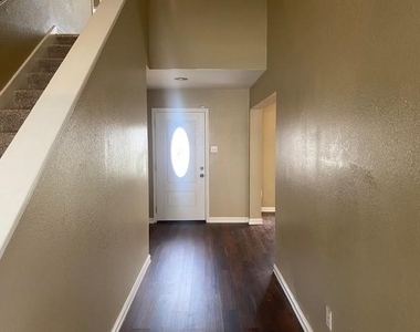 5906 Drenner Park Lane - Photo Thumbnail 3