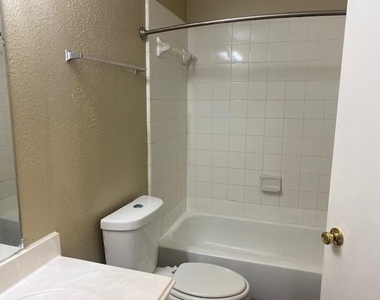 5906 Drenner Park Lane - Photo Thumbnail 14