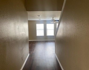 5906 Drenner Park Lane - Photo Thumbnail 4