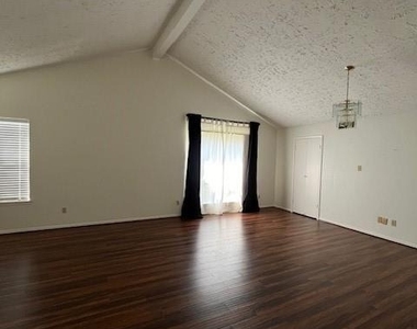 2010 Windy Meadow Drive - Photo Thumbnail 2