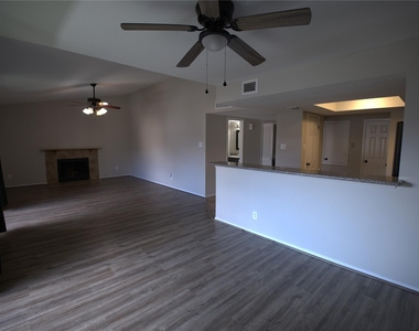 4444 Victory Drive - Photo Thumbnail 5