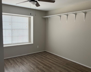 4444 Victory Drive - Photo Thumbnail 13