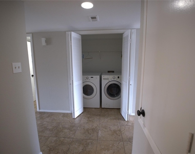 4444 Victory Drive - Photo Thumbnail 16