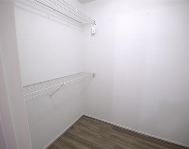 4444 Victory Drive - Photo Thumbnail 12