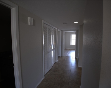 4444 Victory Drive - Photo Thumbnail 15