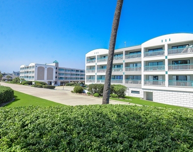 6102 Seawall Boulevard - Photo Thumbnail 11