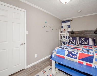 6102 Seawall Boulevard - Photo Thumbnail 22