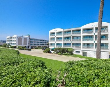 6102 Seawall Boulevard - Photo Thumbnail 12