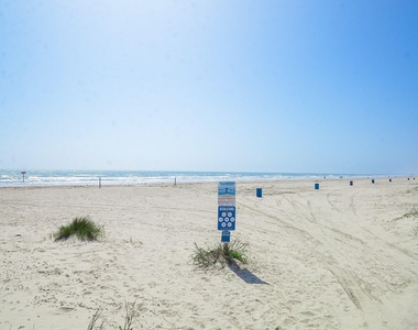 6102 Seawall Boulevard - Photo Thumbnail 10