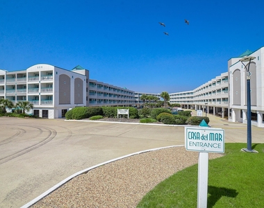 6102 Seawall Boulevard - Photo Thumbnail 13