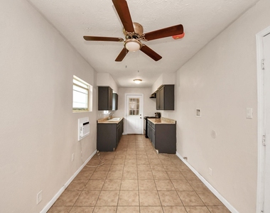 10506 Sierra Drive - Photo Thumbnail 8