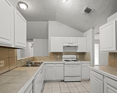 6607 Navidad Road - Photo Thumbnail 2