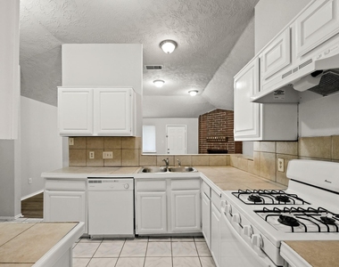 6607 Navidad Road - Photo Thumbnail 1