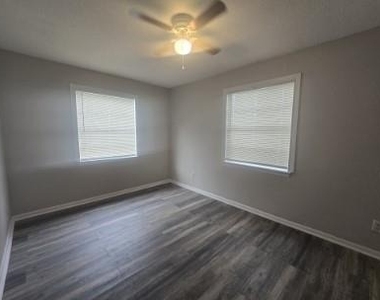 3714 Avenue S - Photo Thumbnail 1