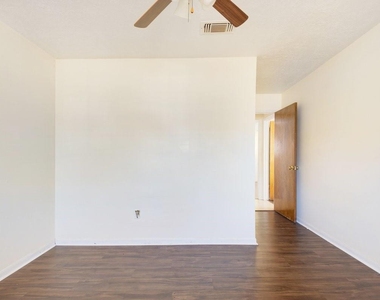 1006 Bolton Drive - Photo Thumbnail 17