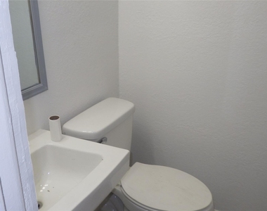 8410 Brandon Street - Photo Thumbnail 5