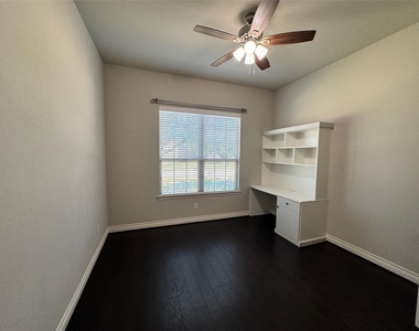 5231 Pickford Grove - Photo Thumbnail 16