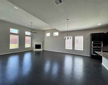 5231 Pickford Grove - Photo Thumbnail 8