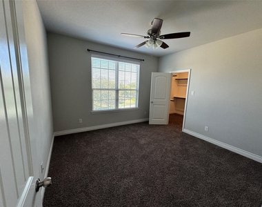 5231 Pickford Grove - Photo Thumbnail 18