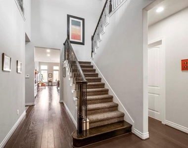 5231 Pickford Grove - Photo Thumbnail 3