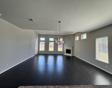 5231 Pickford Grove - Photo Thumbnail 7