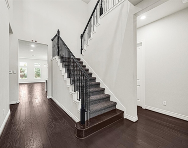 5231 Pickford Grove - Photo Thumbnail 12
