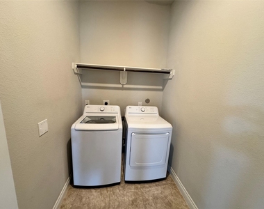 5231 Pickford Grove - Photo Thumbnail 23