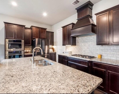 5231 Pickford Grove - Photo Thumbnail 11