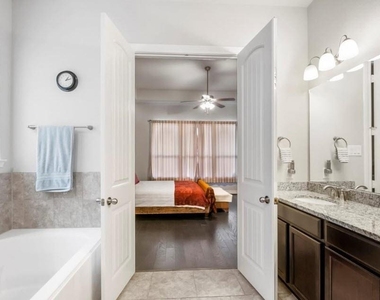 5231 Pickford Grove - Photo Thumbnail 14