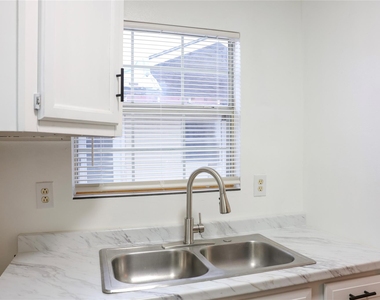 10 Jenkins Street - Photo Thumbnail 8