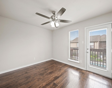 12905 Woodforest Boulevard - Photo Thumbnail 8