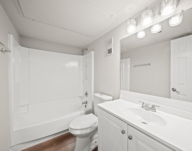 12905 Woodforest Boulevard - Photo Thumbnail 9