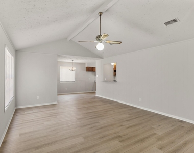 2035 Lexington Woods Drive - Photo Thumbnail 7