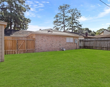 2035 Lexington Woods Drive - Photo Thumbnail 12